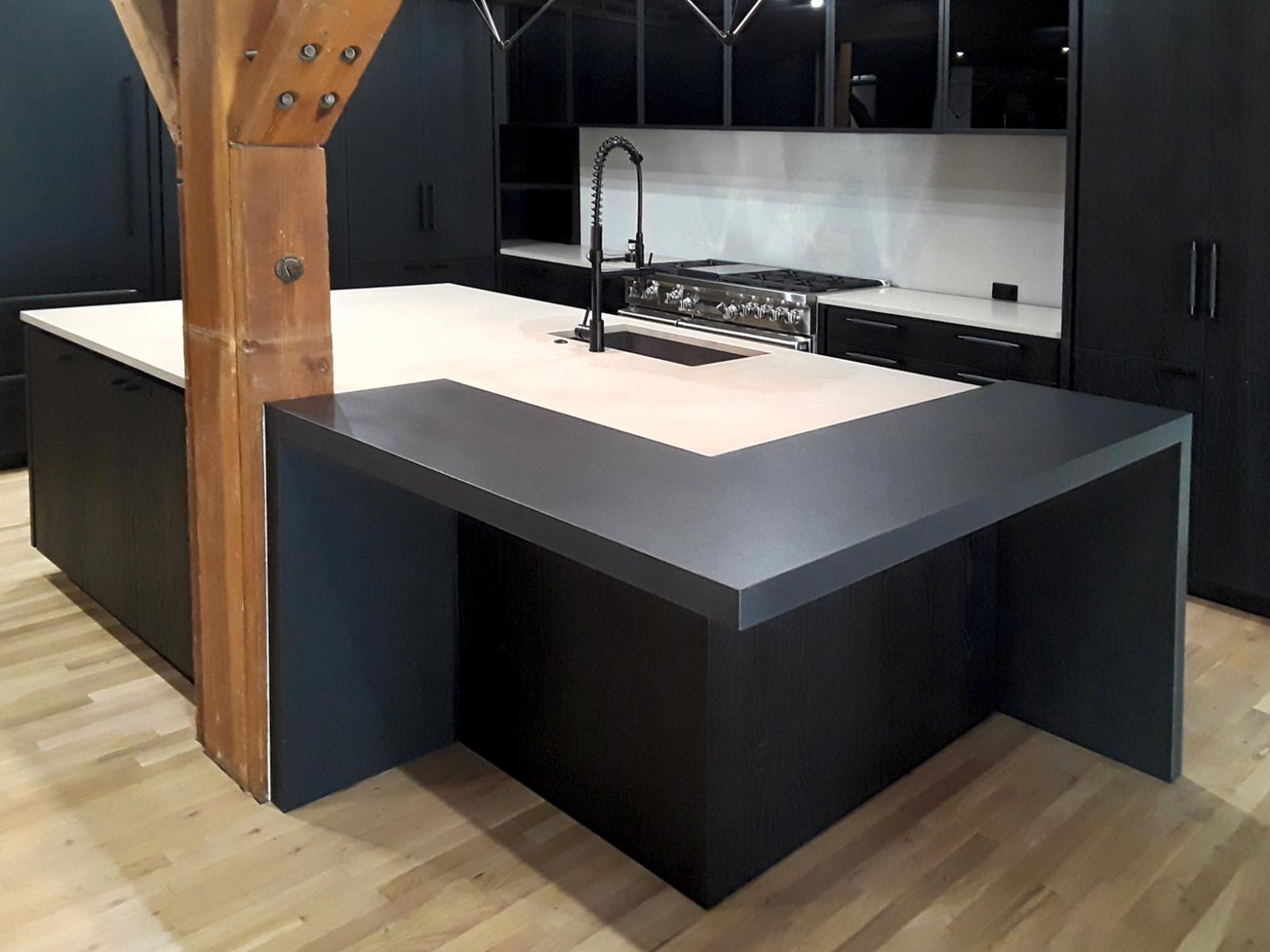Black and White quartz kitchen countertops